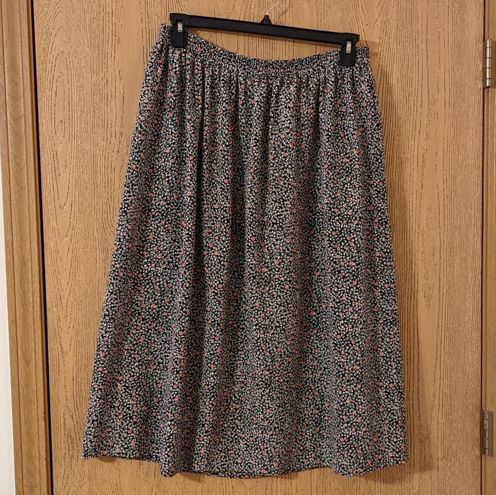 Leslie Fay vintage 100% polyester flowy skirt